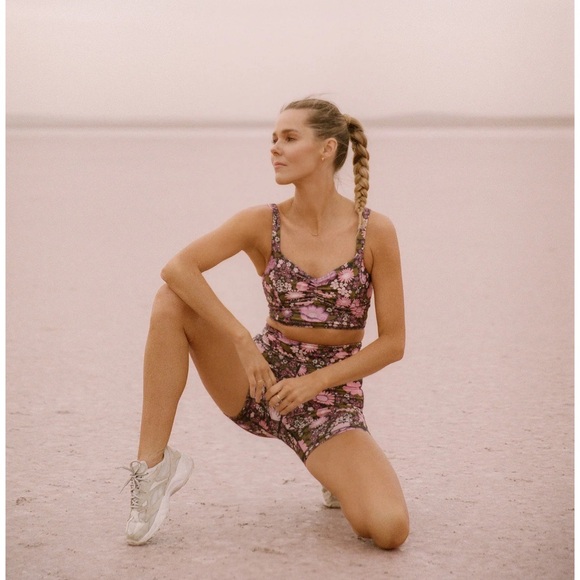 Spell Desert Daisy Activewear Set - Picture 4 of 12